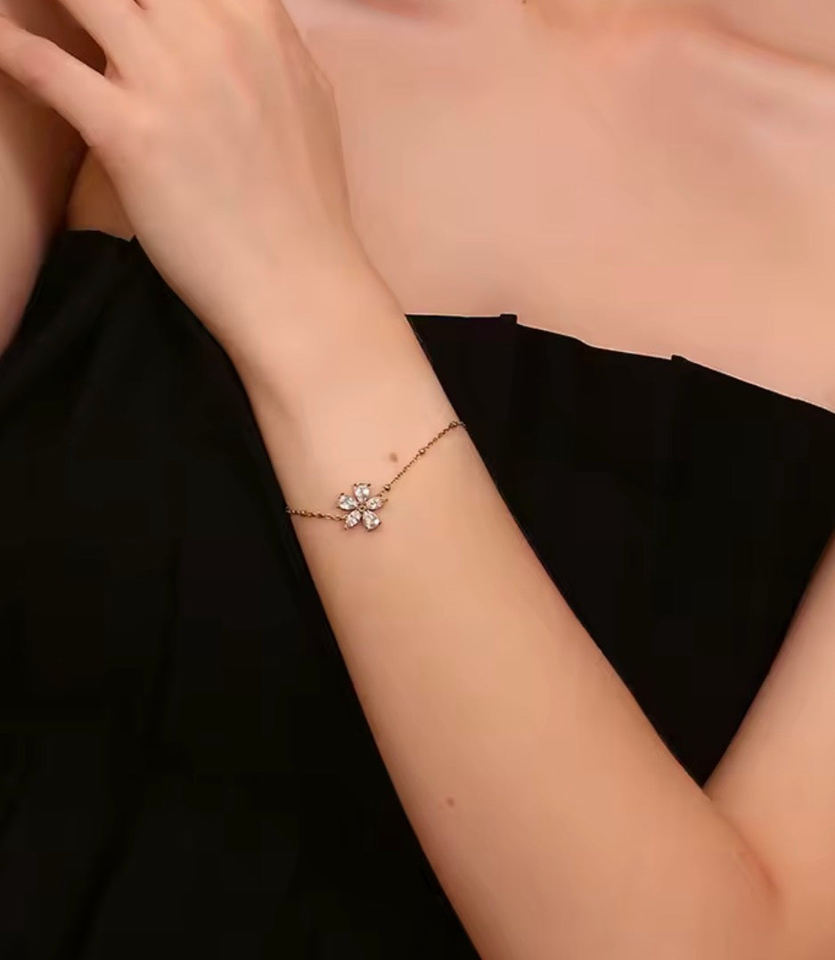 Bloom Crystal Bracelet