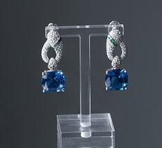Serpenti Sapphire Pendant Set